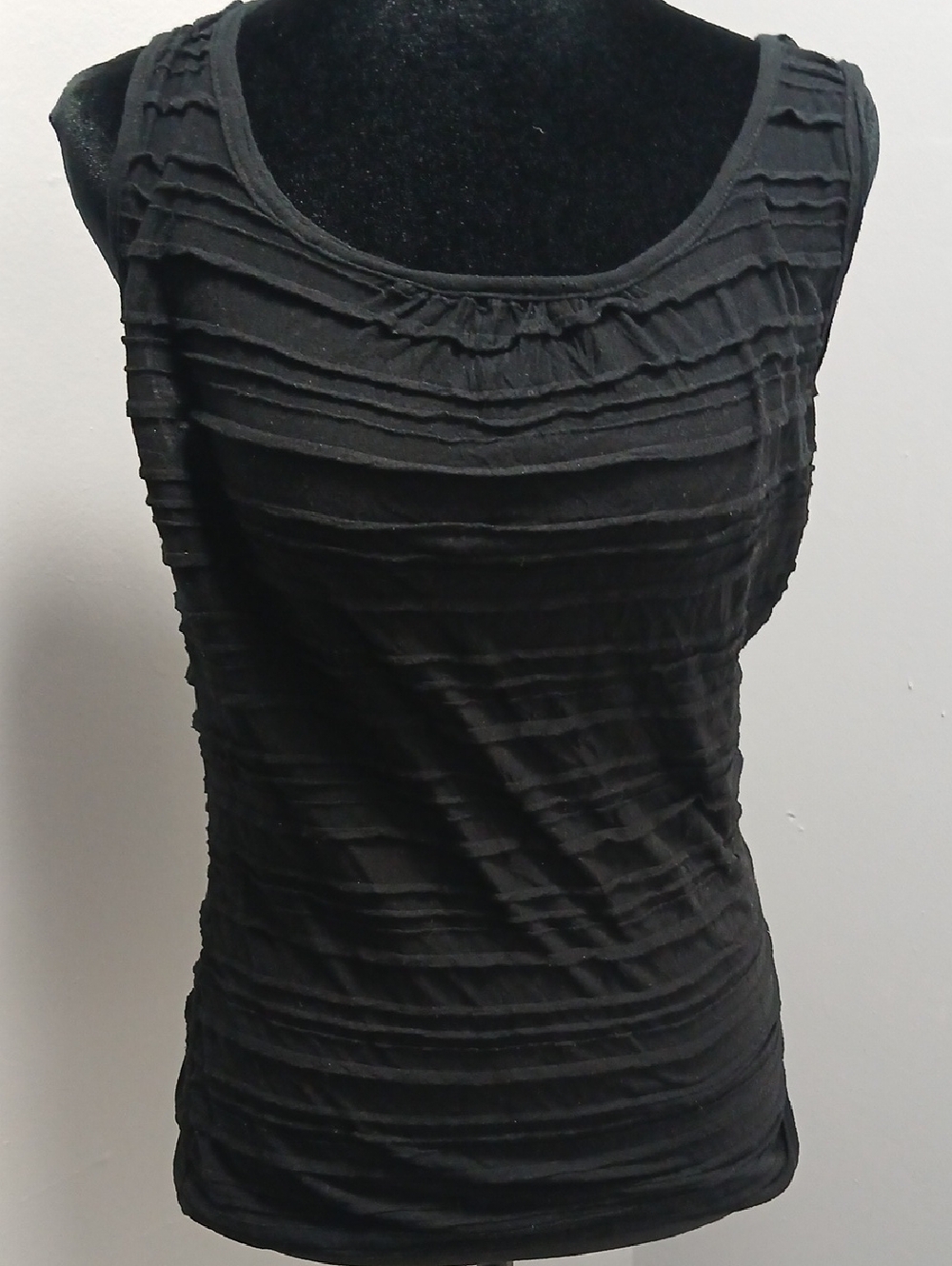Women's Black Ruffle-Texture Sleeveless Tank Top